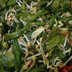 รูปของ Oseng genjer toge ala evigani