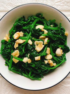 蒜拌甜菠菜 的食譜成品照片