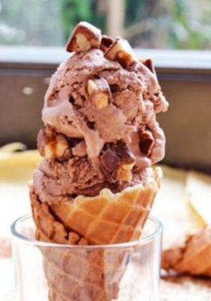 Una foto de Helado de Snickers