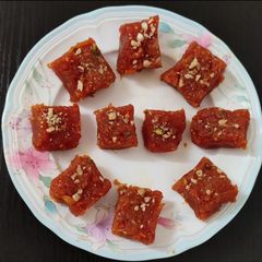 A picture of Papaya burfi.