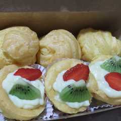 รูปของ Kue Soes dengan Vla Diplomaat