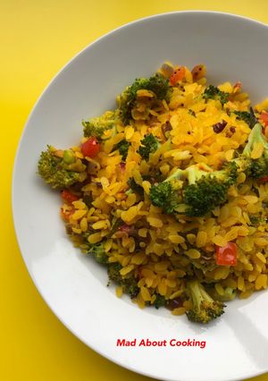 A picture of Broccoli Lime Poha | Breakfast Recipe | Fiber Rich Breakfast.
