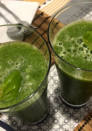 Una foto de Zumo detox verde que te quiero verde 💚