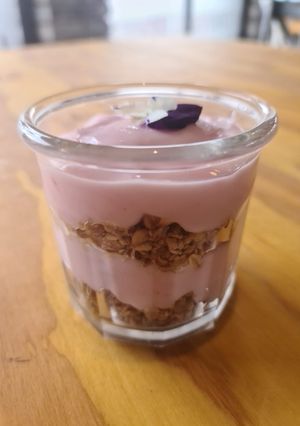A picture of Easy yogurt and granola breakfast.