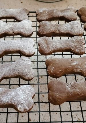 A picture of Cinnamon Molasses Dog Biscuits.