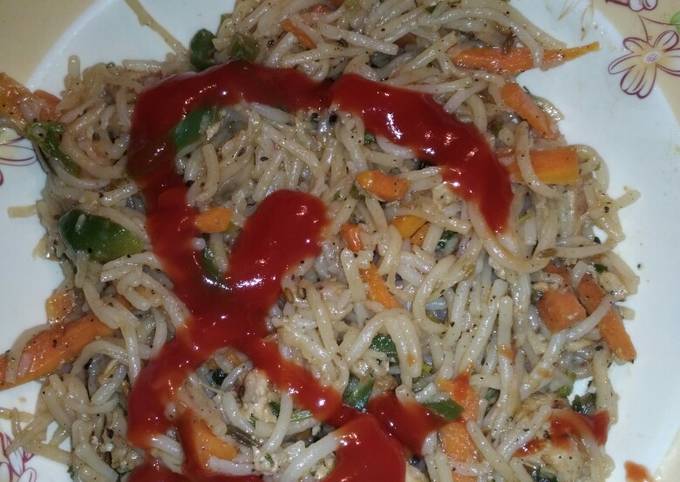 Steps to Make Any-night-of-the-week Chinese touch Rice &amp; noodles#cookpad app