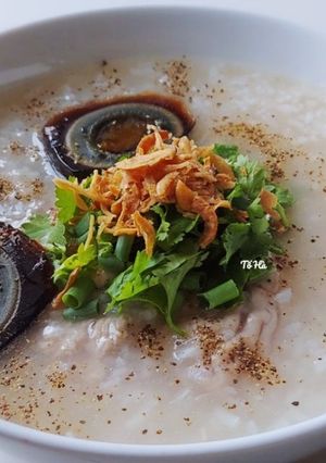 Hình của món CHÁO trứng bắc thảo.