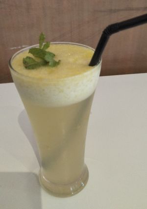 A picture of Lemon Ginger slush.
