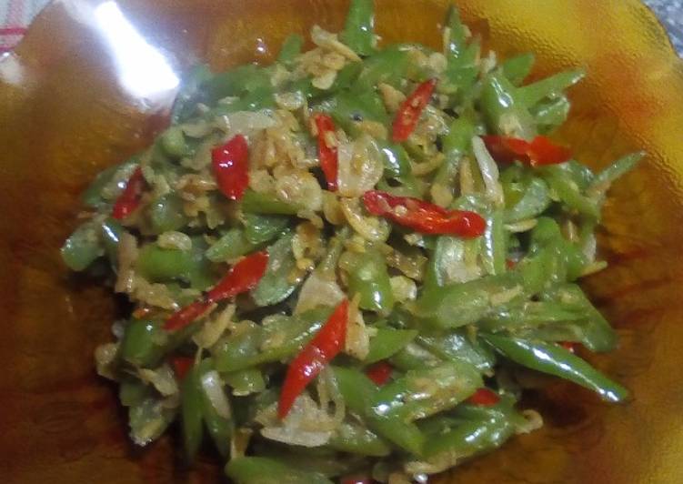Tumis buncis udang rebon