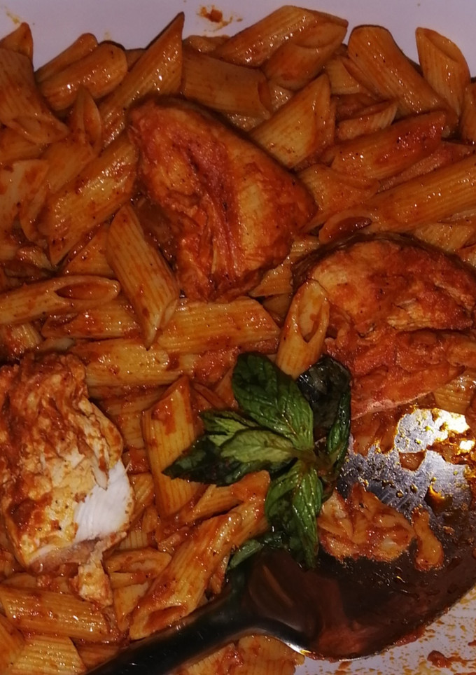 A picture of Spaghetti with chicken.
