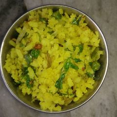 A picture of Kandha (Onion) Pohay.