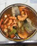 Caldo de pescado con camarones