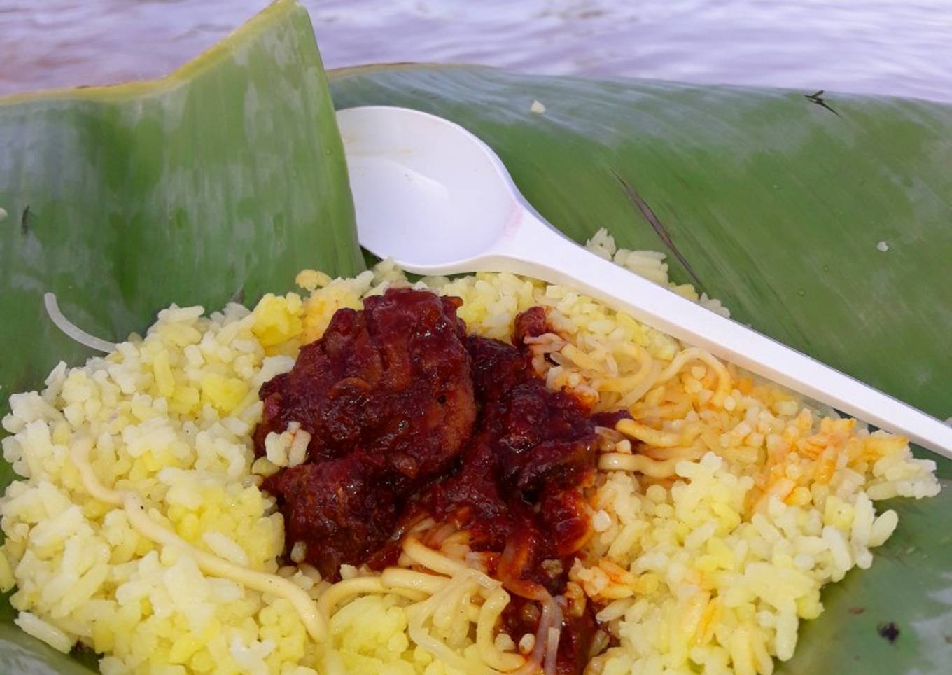 Nasi kuning masak habang haruan
