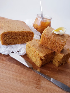 Una foto de Cornbread o pan de maíz 🇺🇸