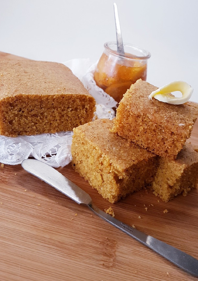 Una foto de Cornbread o pan de maíz 🇺🇸