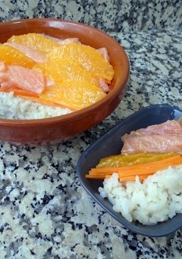 Foto principal de Bowl de arroz, salmón y naranja con vinagreta de jengibre