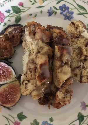 A picture of Cinnamon roll casserole.