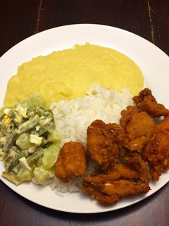 Una foto de Chicken Bites & Puré de papas Suelto