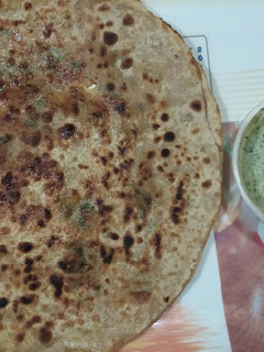 A picture of Aloo ka paratha.
