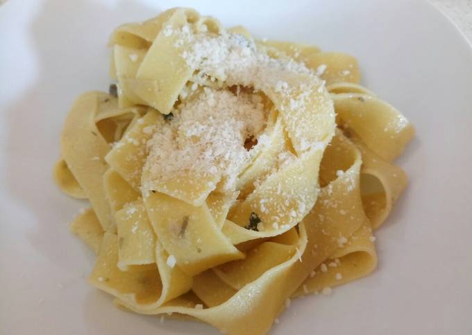 Pappardelle with artichoke and sage sauce