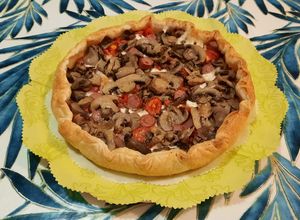 Foto di Torta salata würstel, mozzarella e funghi