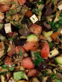 Una foto de Ensalada Griega Vegana