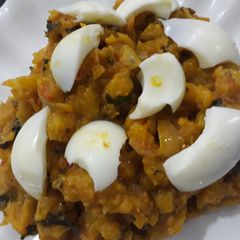 A picture of Plantain porriage with egg.