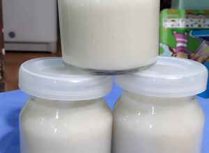 Hình của món Sữa lê + bắp nếp cho bé.