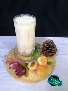 عکسی از دستور میلک شیک زرد آلو