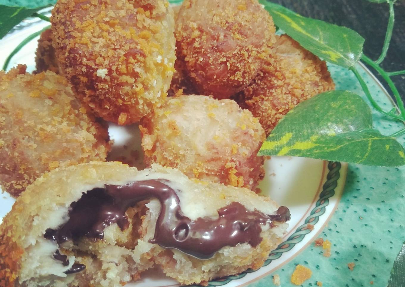 Bola pisang coklat lumer