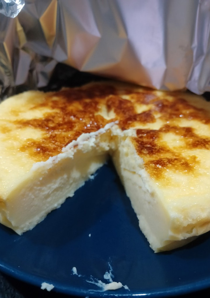 Una foto de Tarta de queso al horno sin nata y sin leche