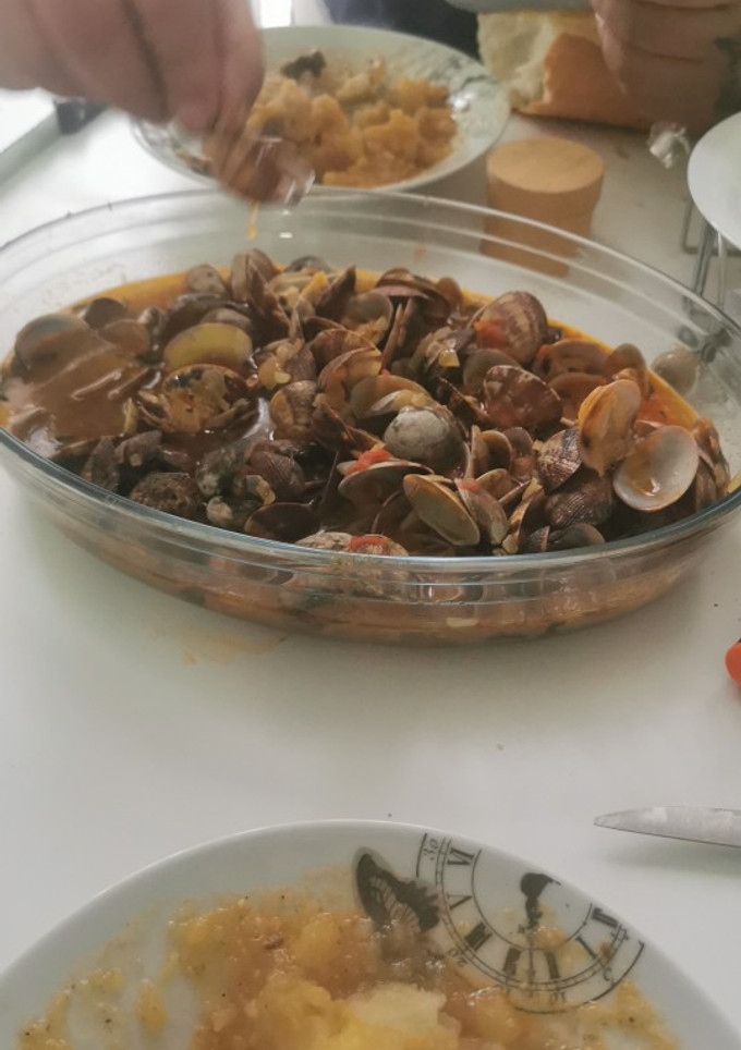 Una foto de Almejas a la Marinera