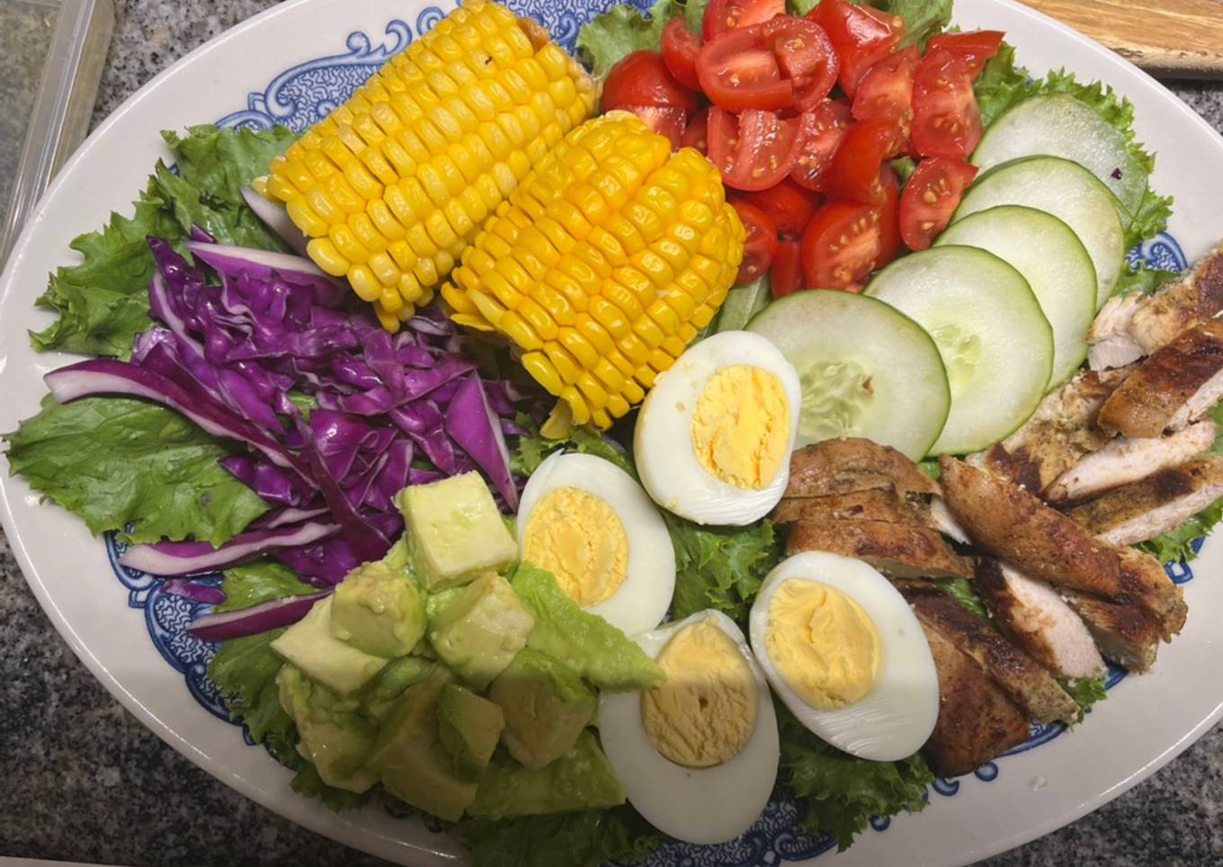 Chicken salad with honey mustard dressing / garlic bread