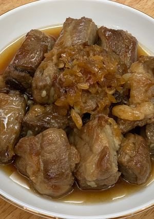 Hình của món Sườn xào chua ngọt.