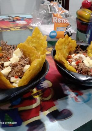 Una foto de Patacones al Nani rellenos de carne