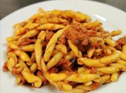 Una foto di salsiccia fresca