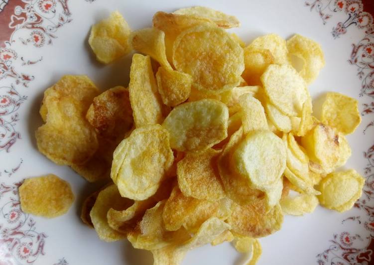 Home made potato crisps