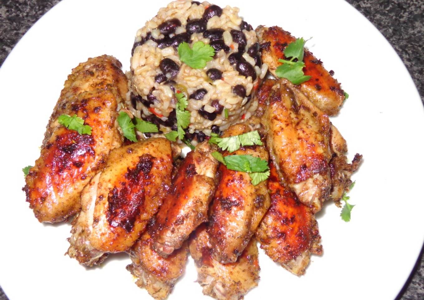 Alitas de pollo jerk, jamaiquinas
