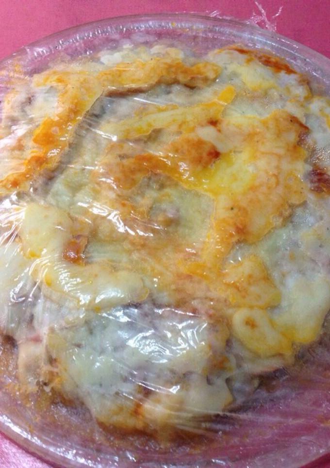 Una foto de Pizza con base de pollo sin harina (en el microondas)