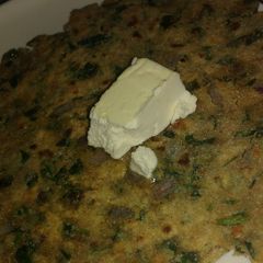 A picture of Methi paratha.