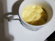 Una foto de flan de vainilla