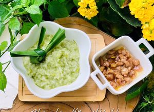 Hình của món Ăn dặm- cháo lá dứa thịt heo kho.