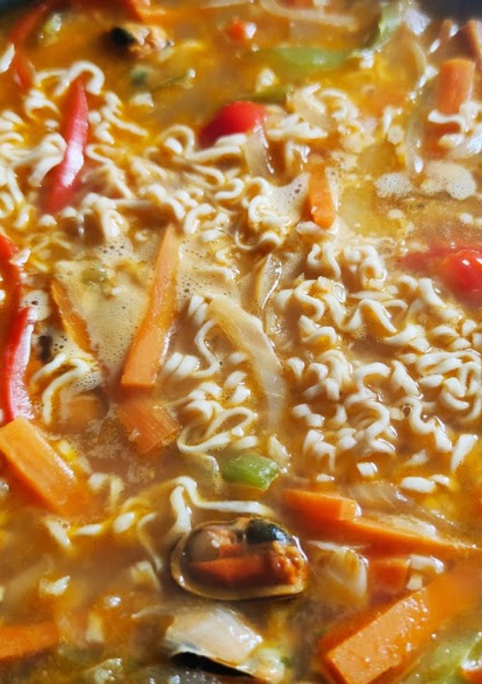 Una foto de Sopa de mejillones y pasta
