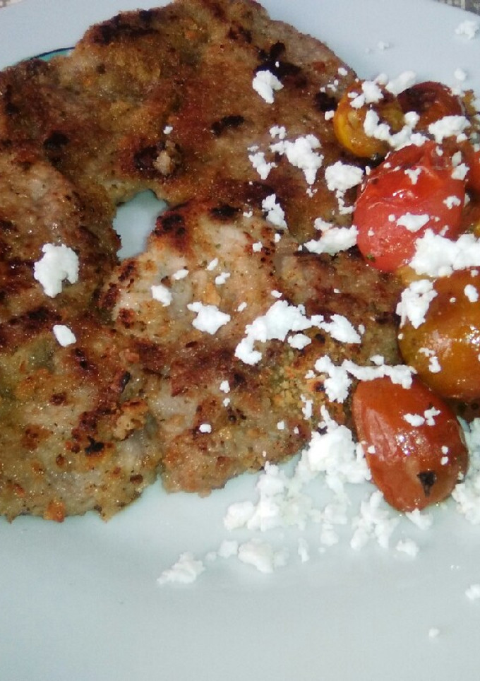 Una foto de Escalope de cerdo rebozado con pan de aceitunas