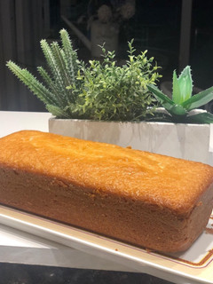 Una foto de Budín de vainilla relleno de dulce de leche
