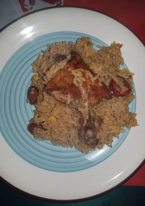 Una foto de Locrio de pollo y chorizo...🇩🇴🇩🇴