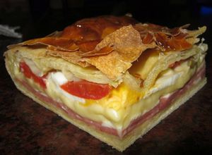 Una foto de Torta chivito