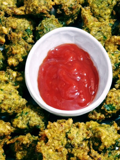 A picture of Crispy Green Moong Dal Pakoda.