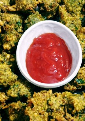 A picture of Crispy Green Moong Dal Pakoda.