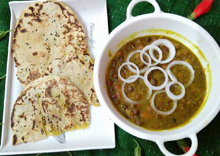 Stuffed kulcha & black chane ka chola Recipe by Khushboo Srivastava ...